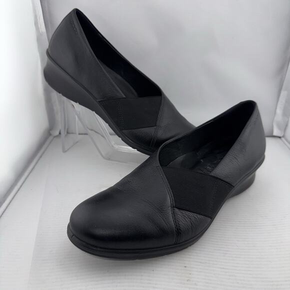 ECCO Black Leather Slip-On Comfort Shoes Women’s Size 39 Wedge Loafers Work‎ - Picture 1 of 11